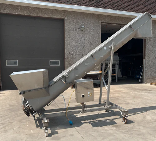 Inclined Screw Conveyor System View 2